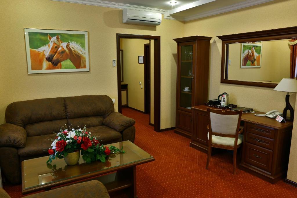 Hotel Ukraine Ривне Стая снимка